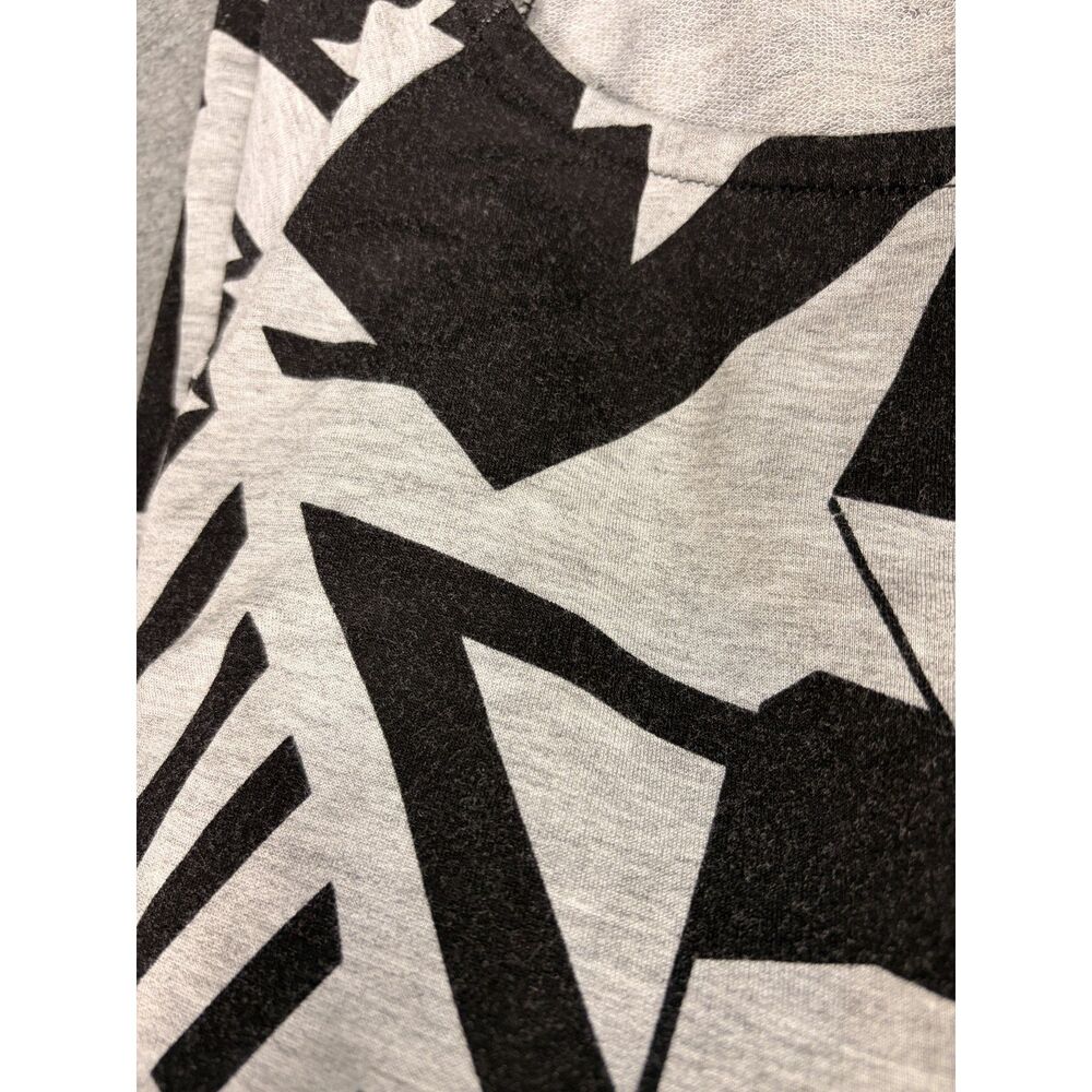Forever 21 Women's L Black White Geometric Graphic Sweatshirt Pullover - Picture 8 of 8